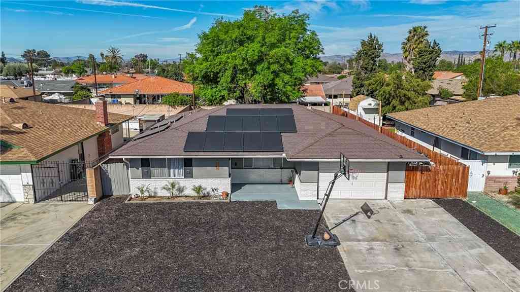 Homes For Sale - 661 S Carmalita<br/> Hemet, CA 92543