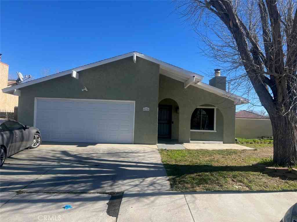 Homes For Sale - 44706 Sarah Lane<br/> Lancaster, CA 93535