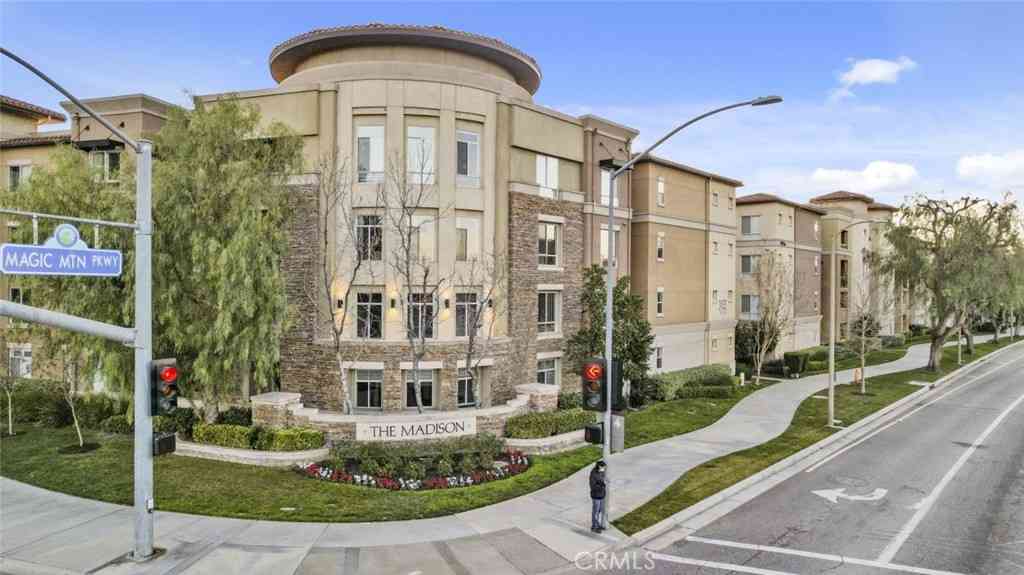 Condo For Rent - 24507 Town Center Drive #7318<br/> Valencia, CA 91355