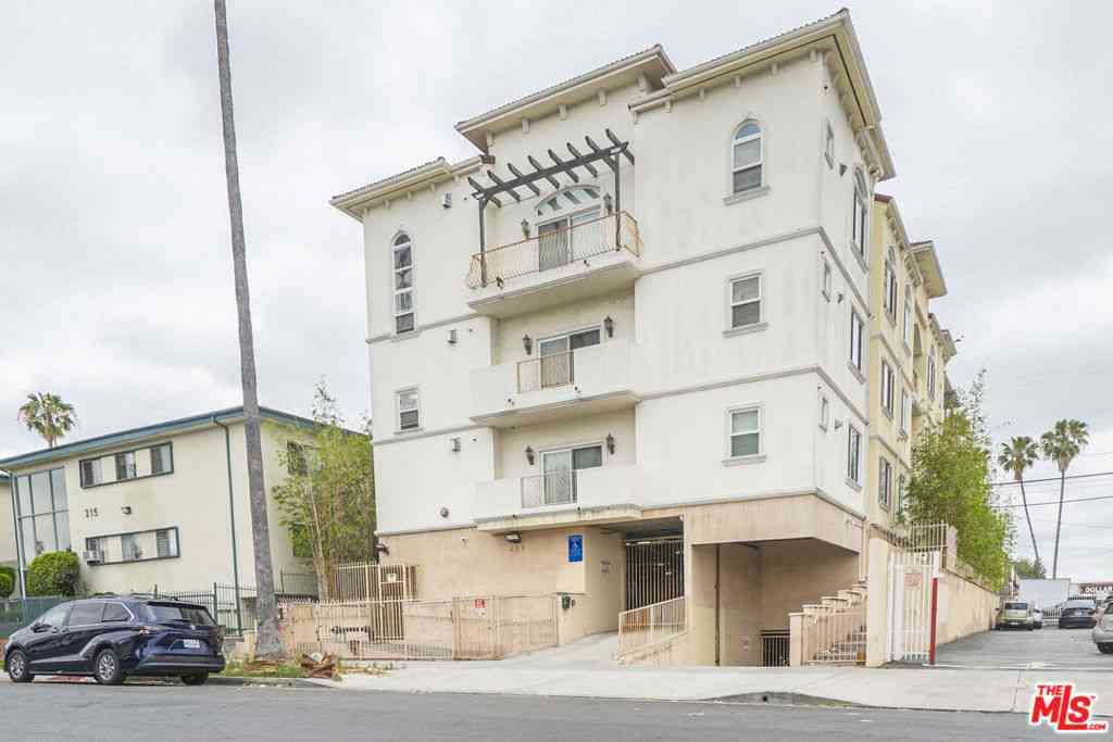 Condo For Sale - 309 S Mariposa Avenue #301<br/> Los Angeles, CA 90020