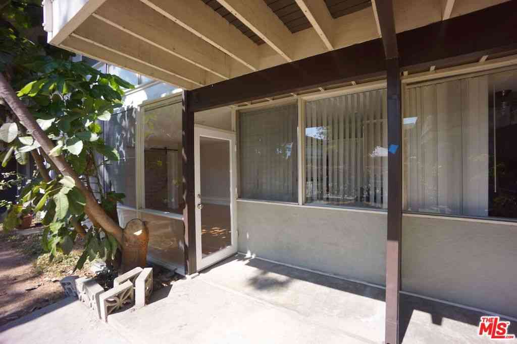 Condo For Rent - 11133 Rose Avenue #17<br/> Los Angeles, CA 90034