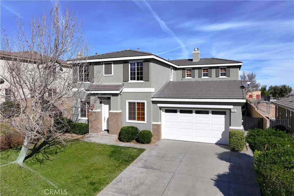 Homes For Sale - 5101 Meadowsweet<br/> Palmdale, CA 93551