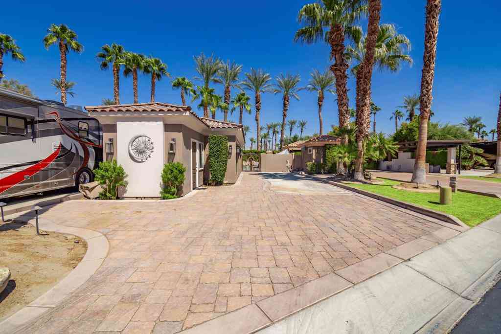 Mobile Home For Sale - 80501 Avenue 48 #21<br/> Indio, CA 92201