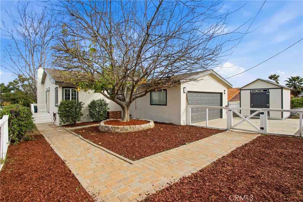 Homes For Sale - 17430 Crawford<br/> Lake Elsinore, CA 92530