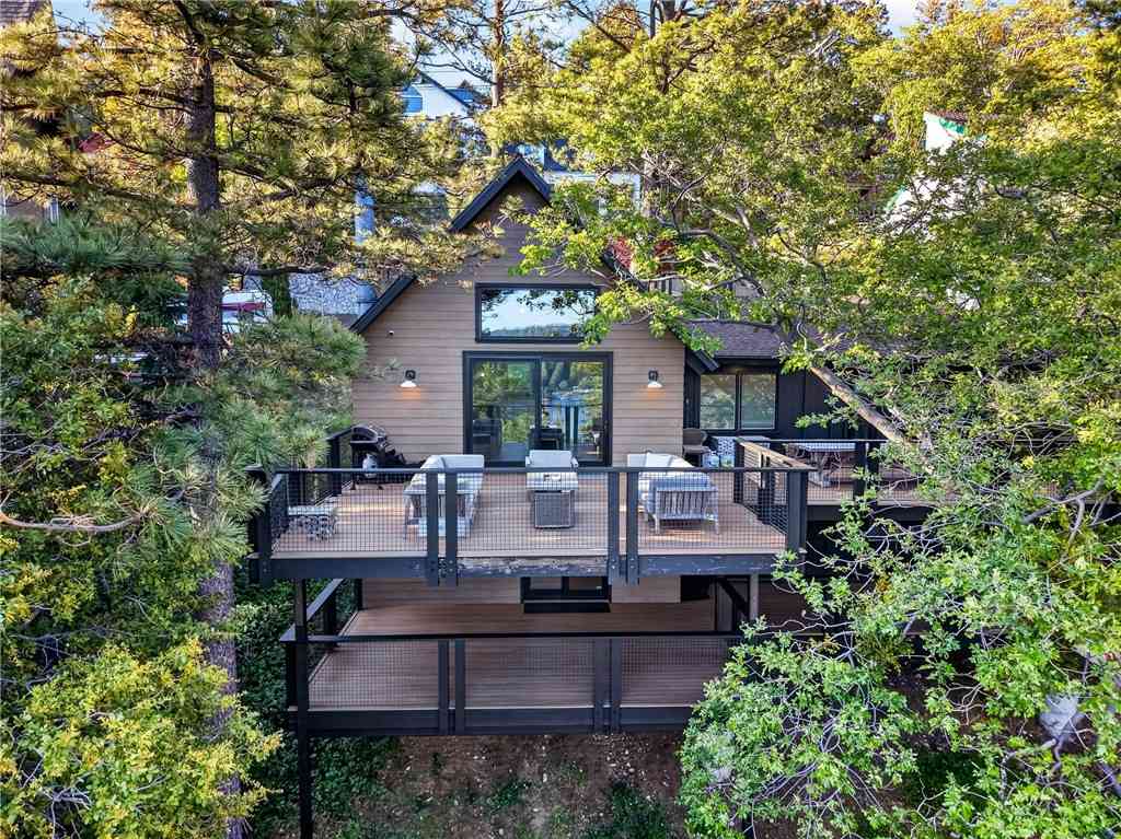 Homes For Sale - 27921 West Shore<br/> Lake Arrowhead, CA 92352