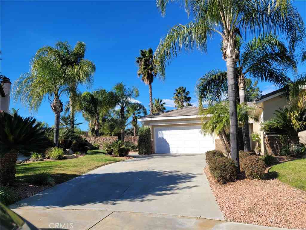 Homes For Sale - 25540 Turfwood<br/> Menifee, CA 92585