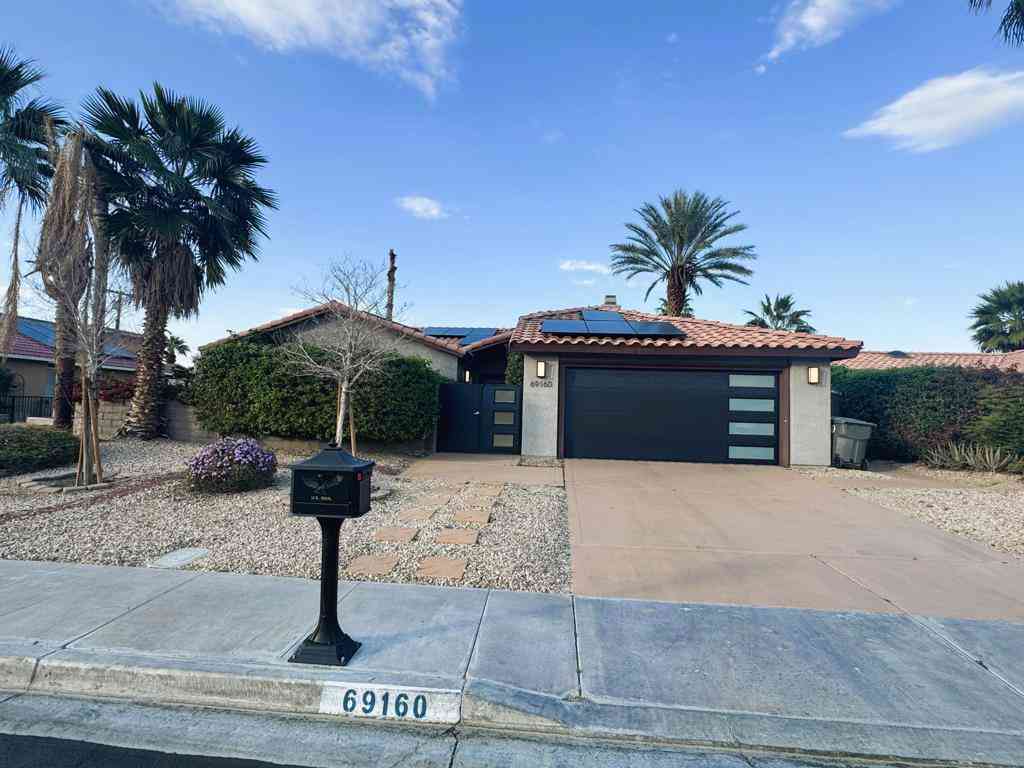 Homes For Sale - 69160 San Helena Avenue<br/> Cathedral City, CA 92234