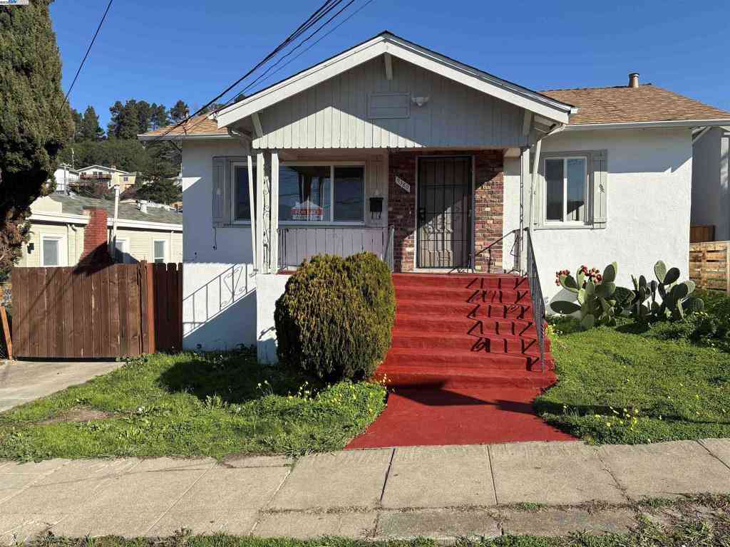 Homes For Sale - 9380 Thermal St.<br/> Oakland, CA 94605