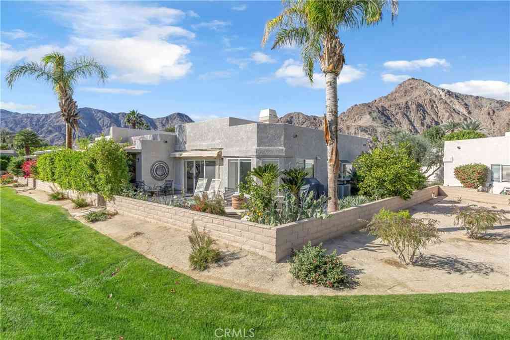 Homes For Sale - 48558 Via Amistad<br/> La Quinta, CA 92253