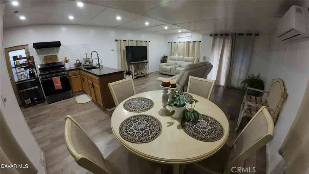 Mobile Home For Sale - 1304 E Avenue I #35<br/> Lancaster, CA 93535