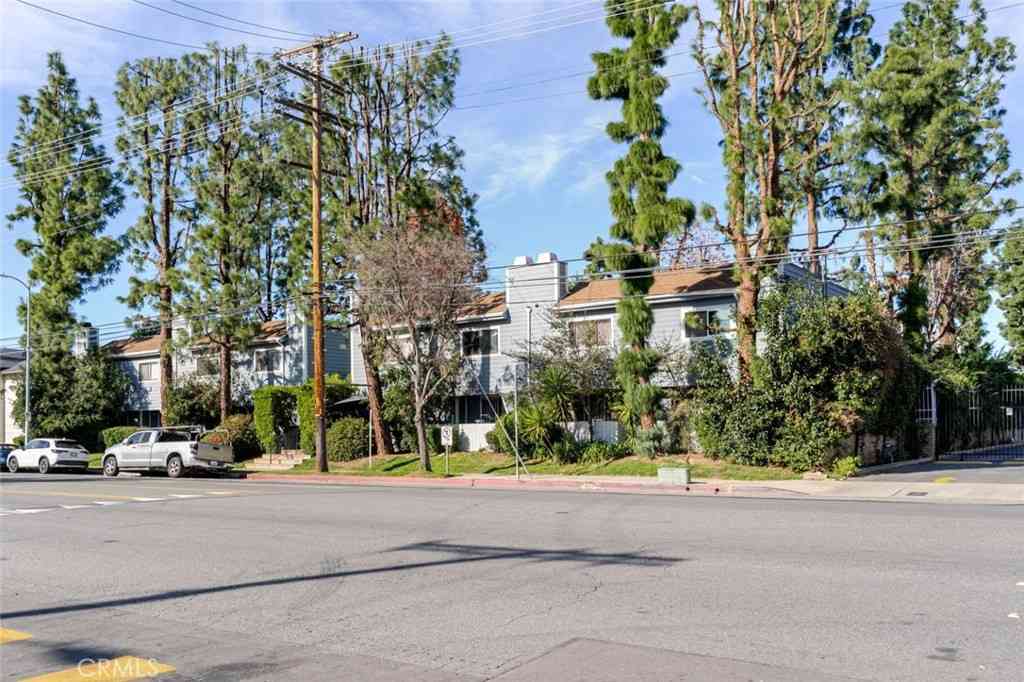 Homes For Rent - 15113 Saticoy Street #16<br/> Van Nuys, CA 91405