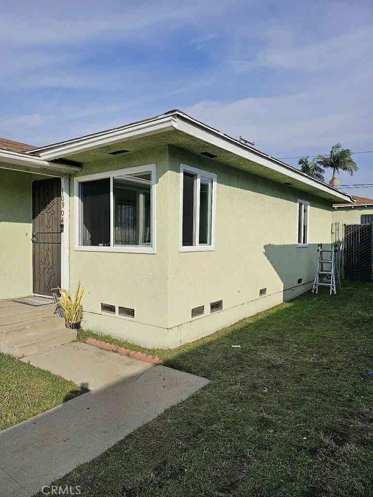 Homes For Sale - 10902 S Western<br/> Los Angeles, CA 90047