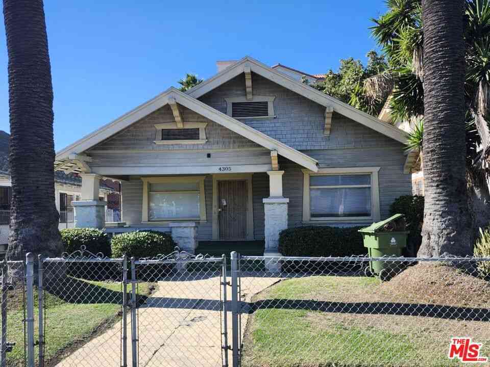 Homes For Sale - 4305 S Flower Street<br/> Los Angeles, CA 90037