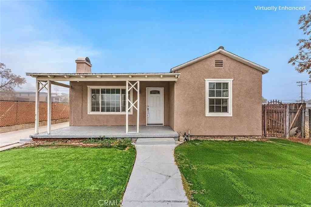 Homes For Sale - 138 E Peck<br/> Lake Elsinore, CA 92530
