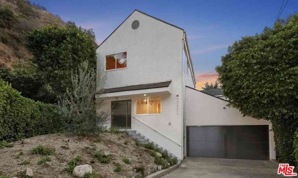 Homes For Sale - 2250 Nichols Canyon Road<br/> Los Angeles, CA 90046