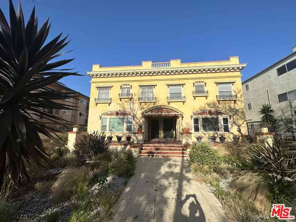 Homes For Sale - 1400 S St Andrews Place<br/> Los Angeles, CA 90019