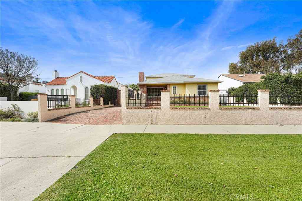 Homes For Sale - 1009 S Rimpau<br/> Los Angeles, CA 90019