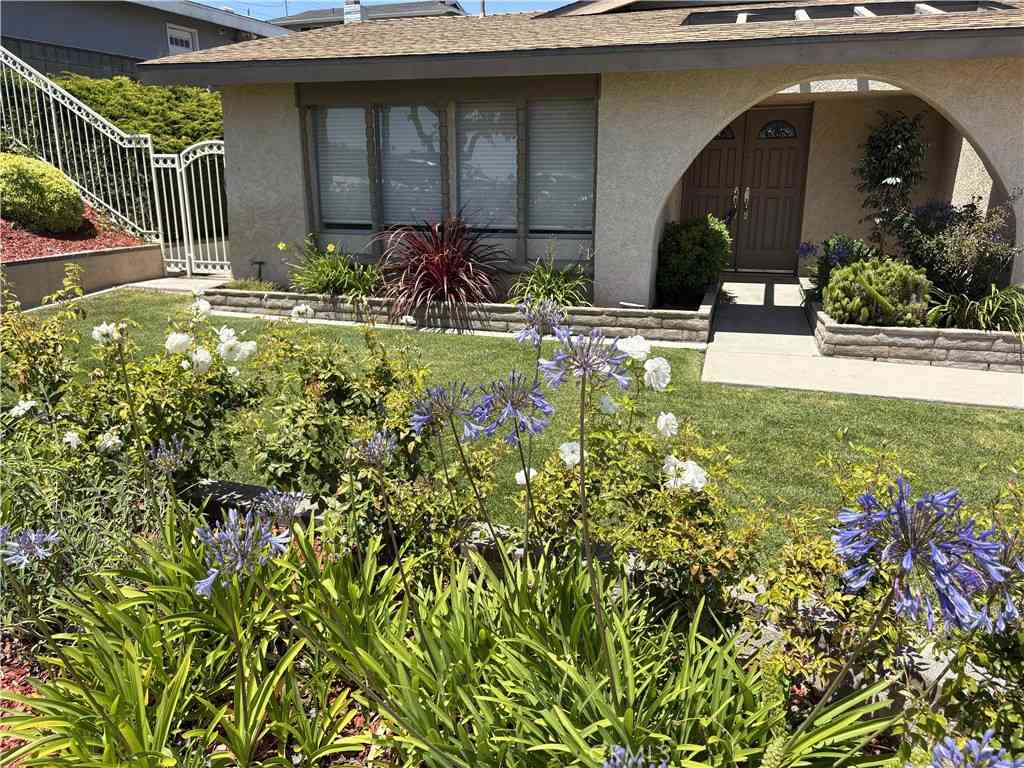 Homes For Sale - 27659 Flaming Arrow Drive<br/> Rancho Palos Verdes, CA 90275