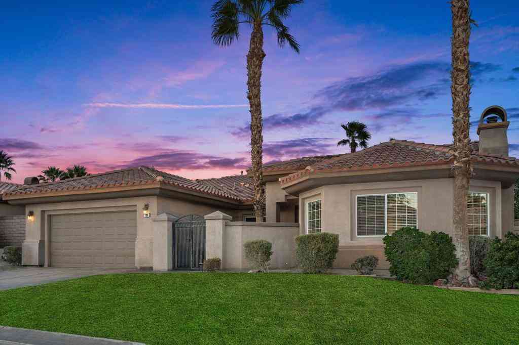 Homes For Sale - 109 Clearwater Way<br/> Rancho Mirage, CA 92270