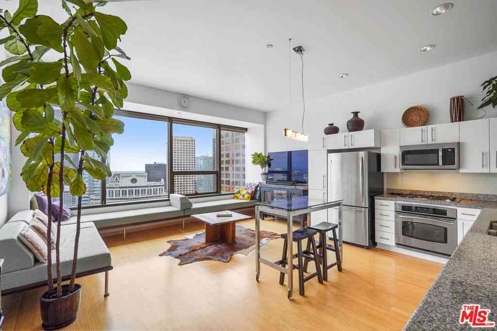 Homes For Sale - 1100 Wilshire Boulevard #2610<br/> Los Angeles, CA 90017