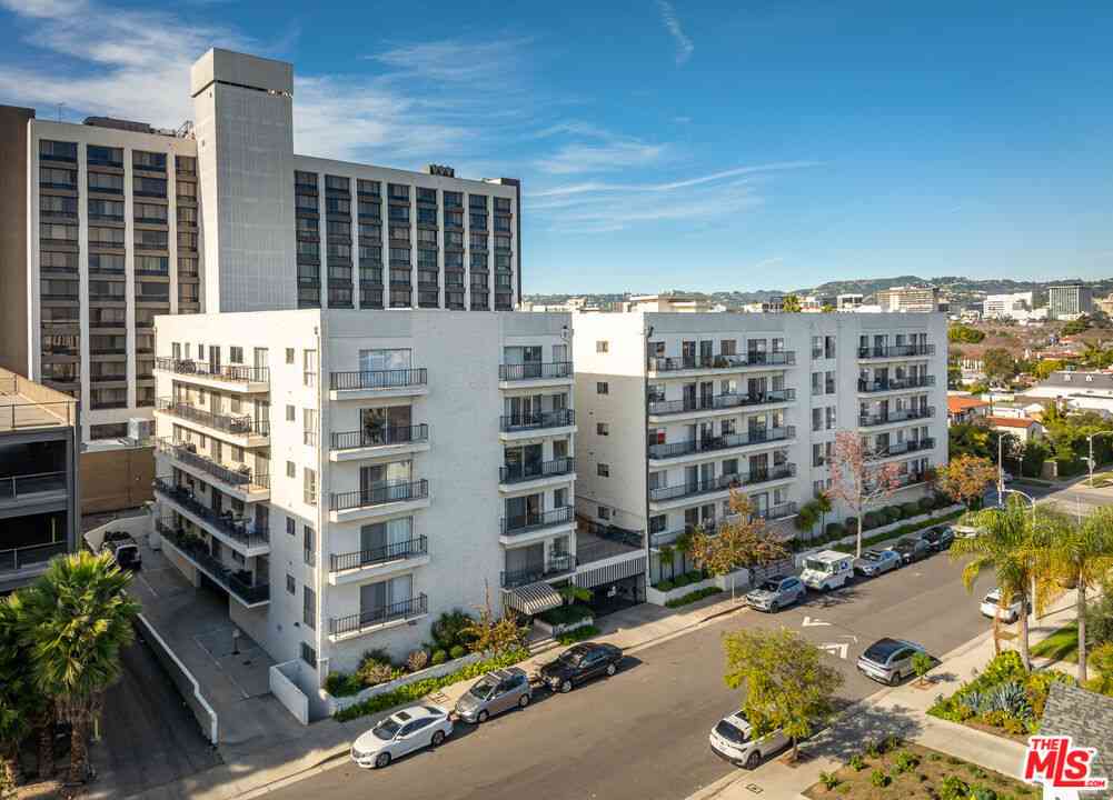 Homes For Sale - 1115 S Elm Drive #417<br/> Los Angeles, CA 90035