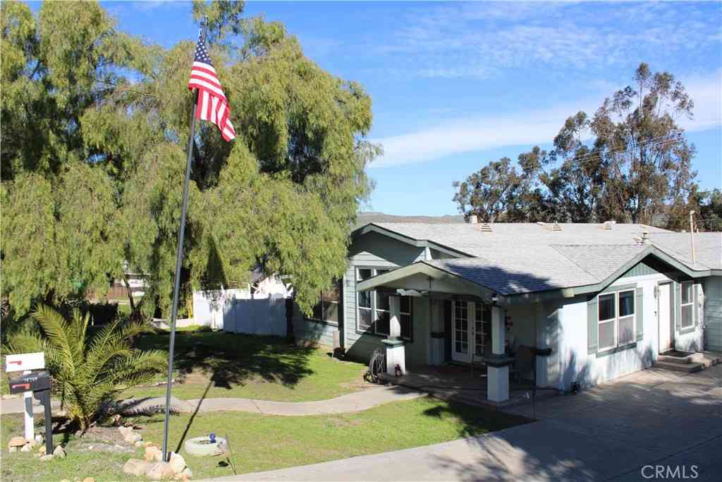 Homes For Sale - 16350 Stevens<br/> Lake Elsinore, CA 92530