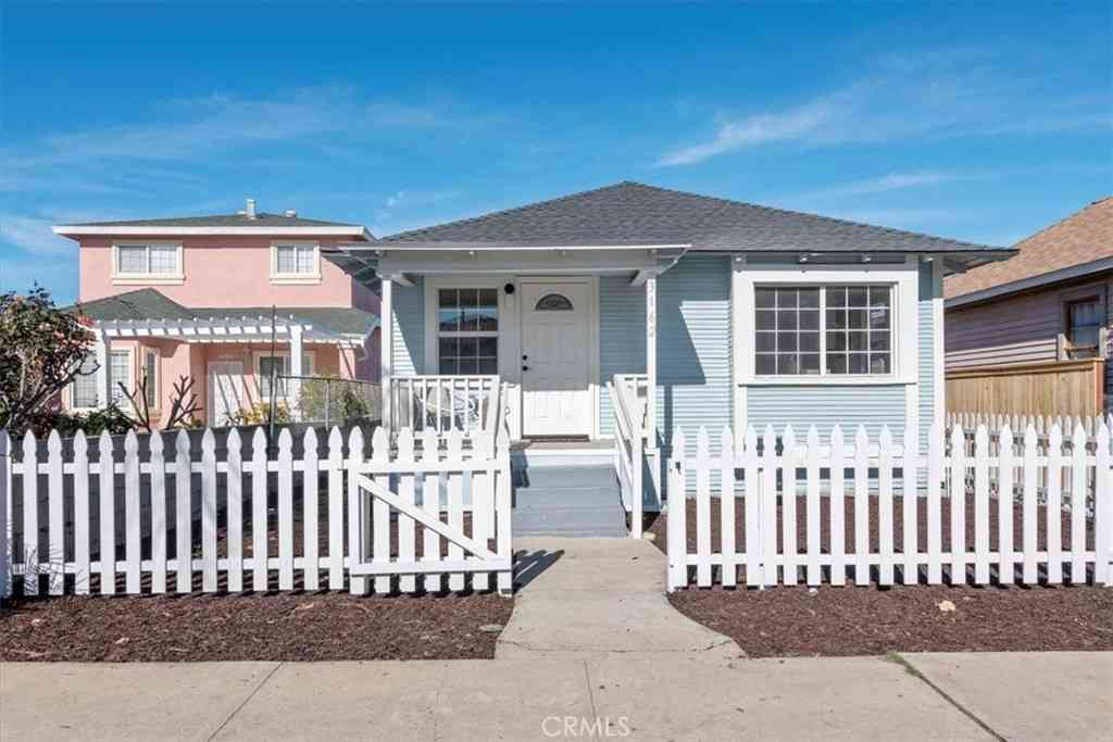 Homes For Sale - 3162 L Street<br/> San Diego, CA 92102
