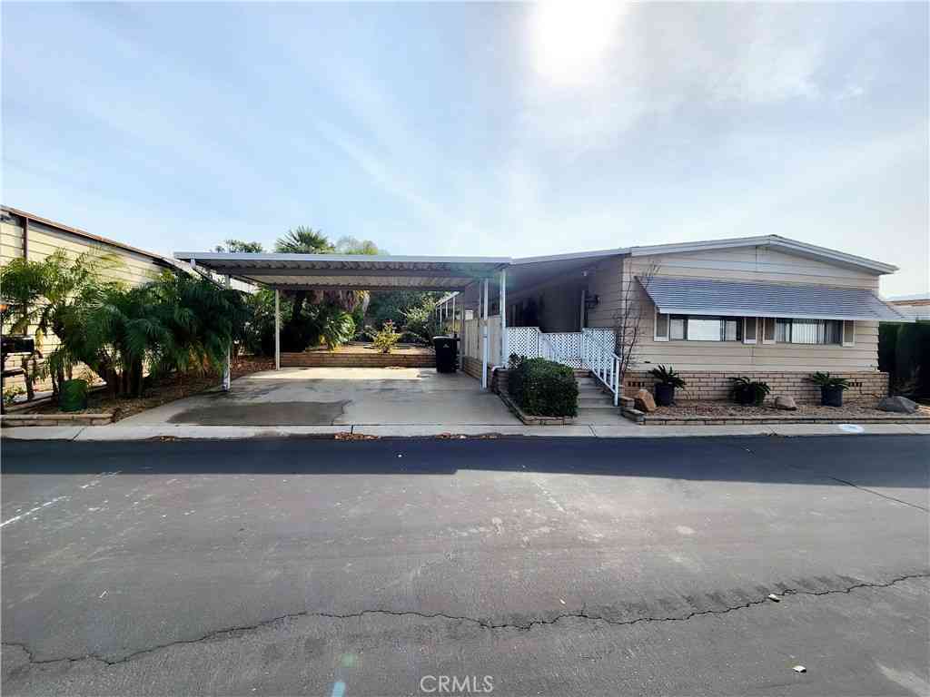 Mobile Home For Sale - 3500 Buchanan Street #145<br/> Riverside, CA 92879