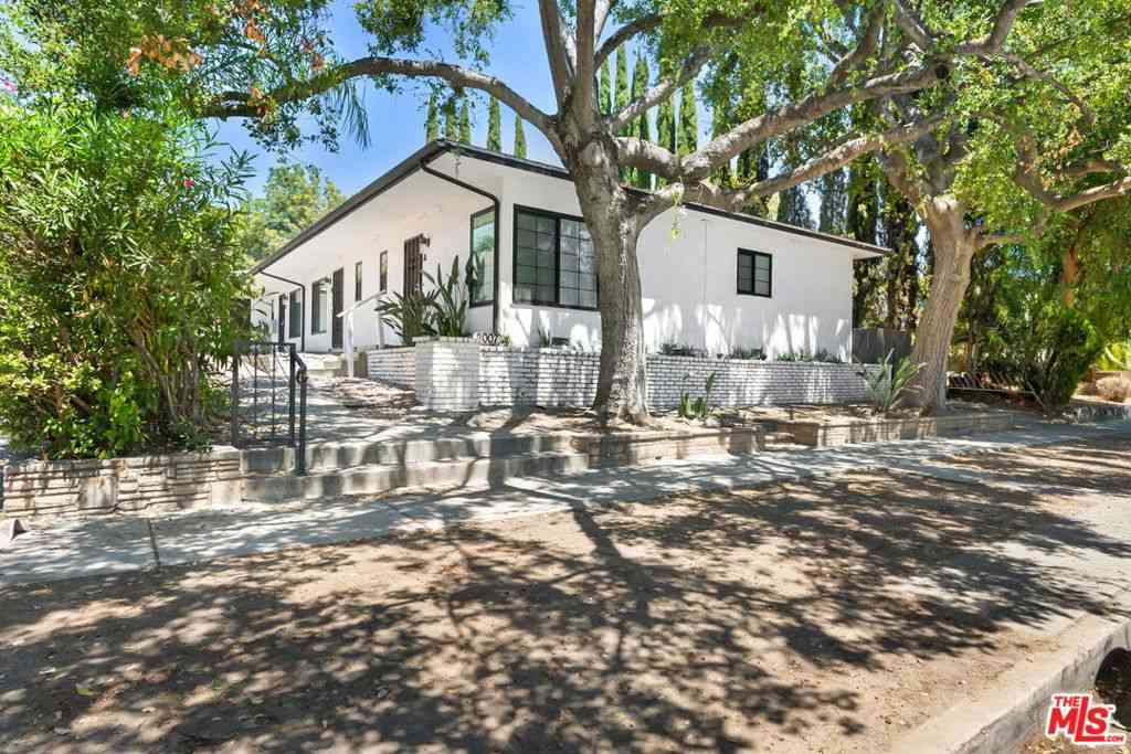 Homes For Rent - 2007 E Villa Street #C<br/> Pasadena, CA 91107