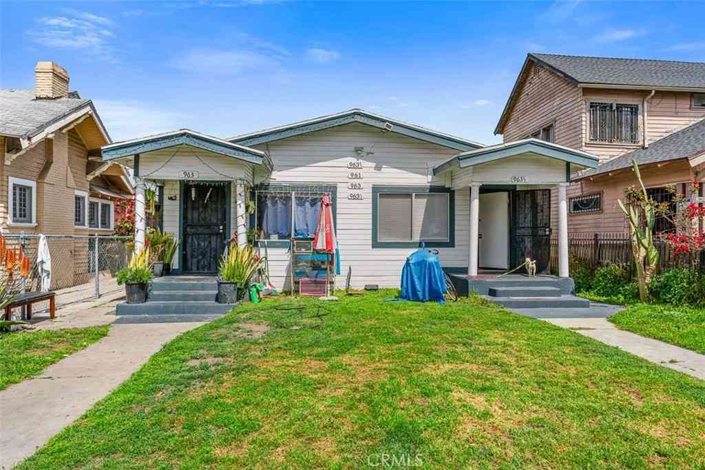 Homes For Sale - 961 W 47th Street<br/> Los Angeles, CA 90037