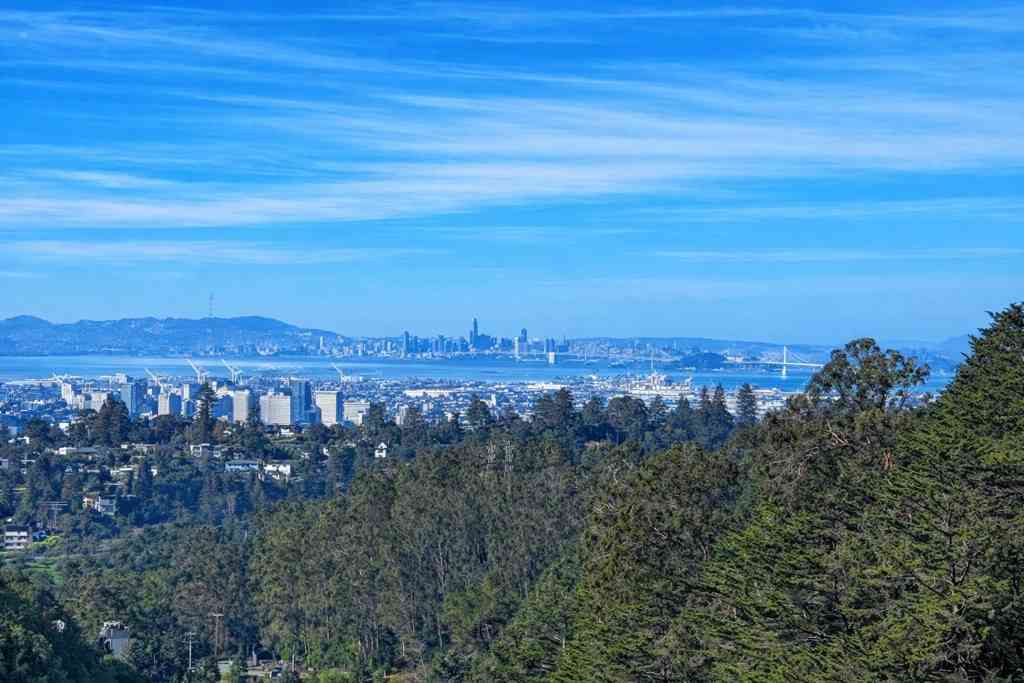 Vacant Land For Sale - 6059 Girvin Dr<br/> Oakland, CA 94611