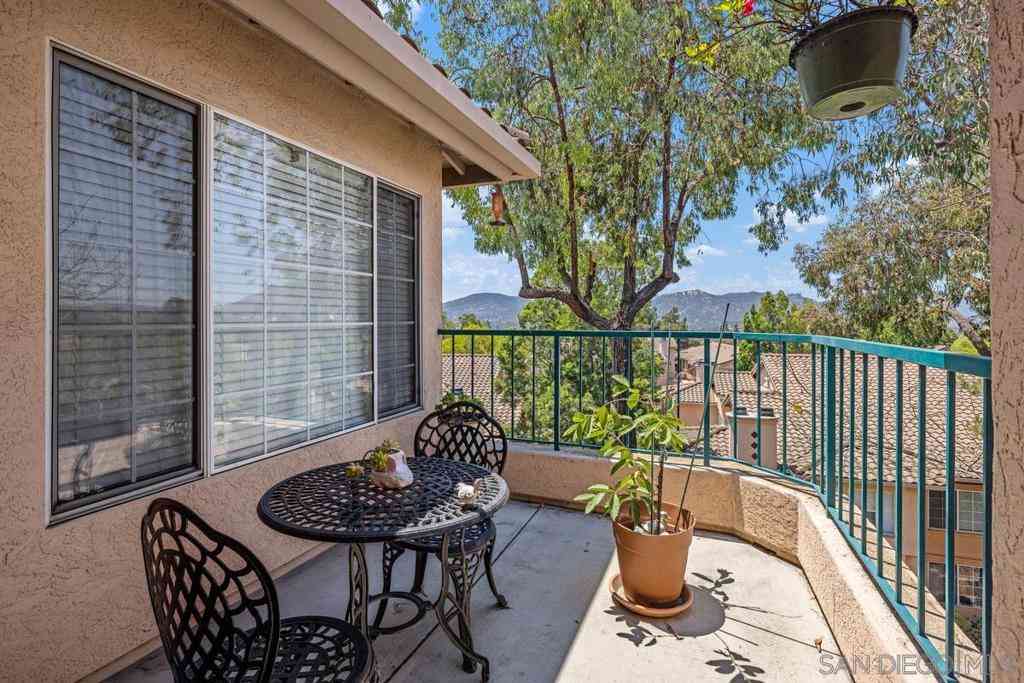 Homes For Sale - 18557 Caminito Pasadero #389<br/> San Diego, CA 92128