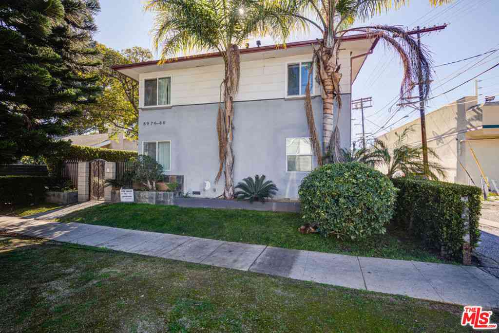 Homes For Rent - 8976 Cadillac Avenue #1/2<br/> Los Angeles, CA 90034