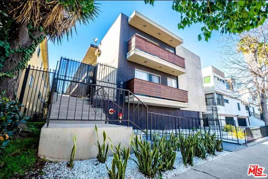 Homes For Sale - 453 S Gramercy Place<br/> Los Angeles, CA 90020