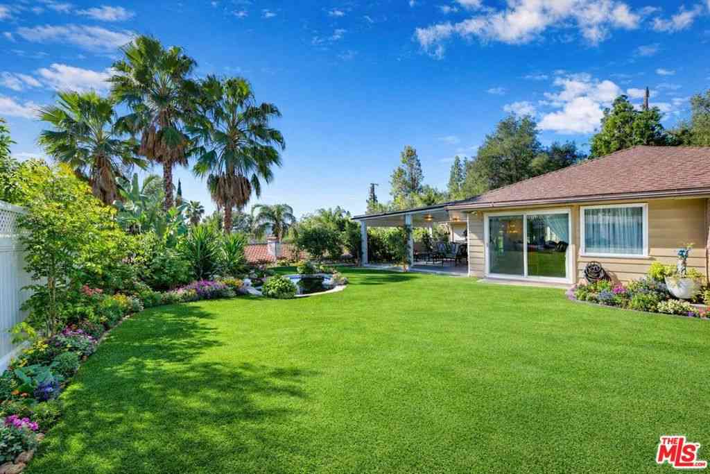 Homes For Sale - 8479 Moorcroft Avenue<br/> West Hills, CA 91304