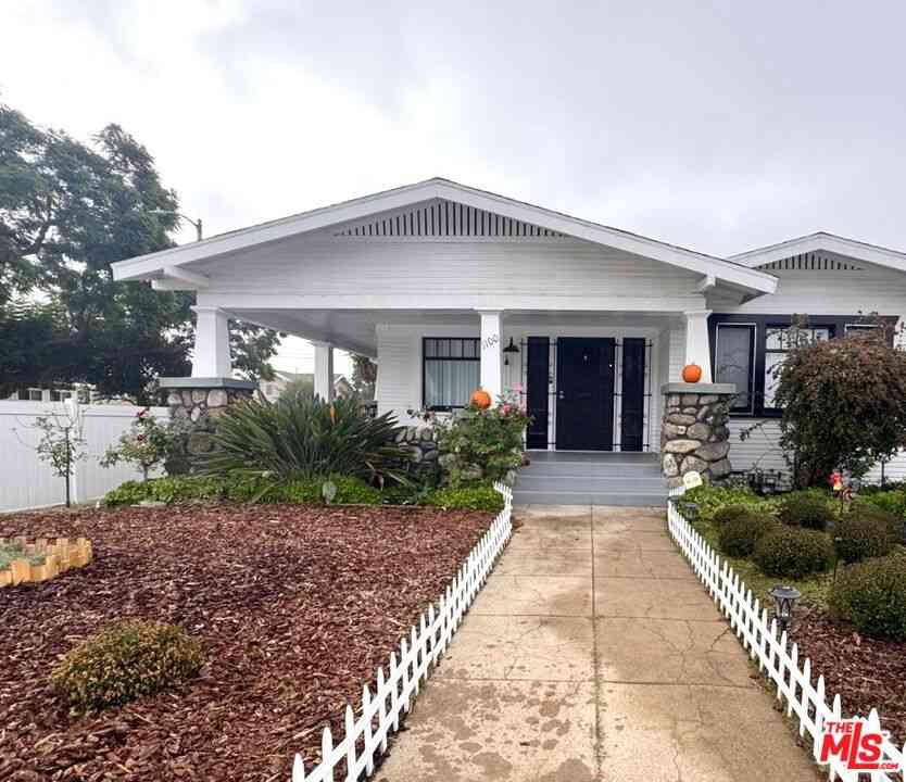 Homes For Rent - 1100 W 48th Street<br/> Los Angeles, CA 90037