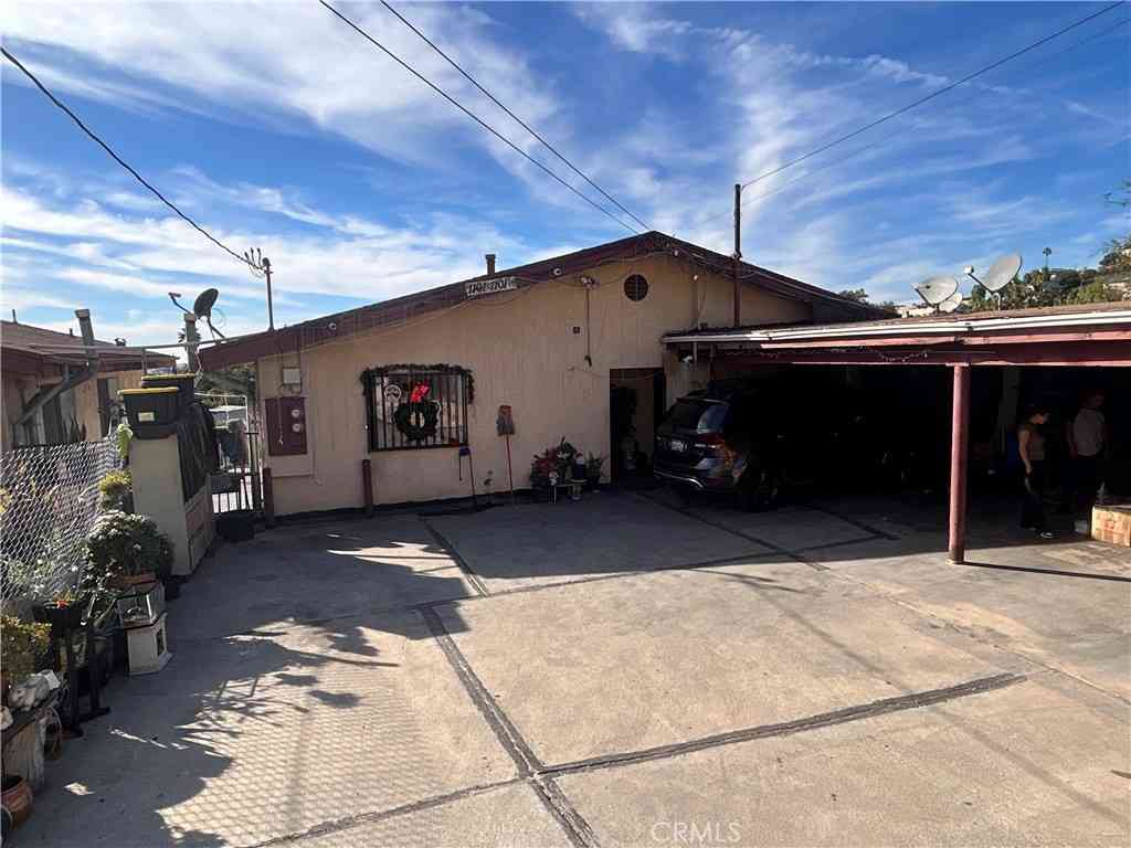 Homes For Sale - 1101 N Rowan<br/> Los Angeles, CA 90063