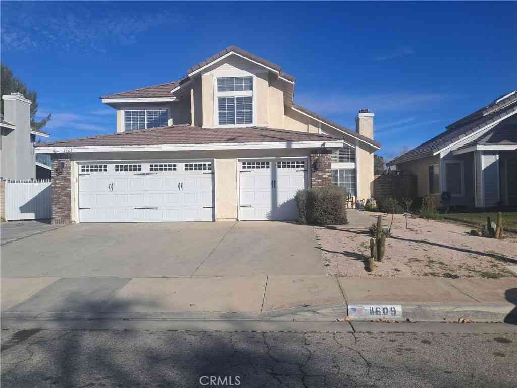 Homes For Sale - 1609 Silvia<br/> Lancaster, CA 93535