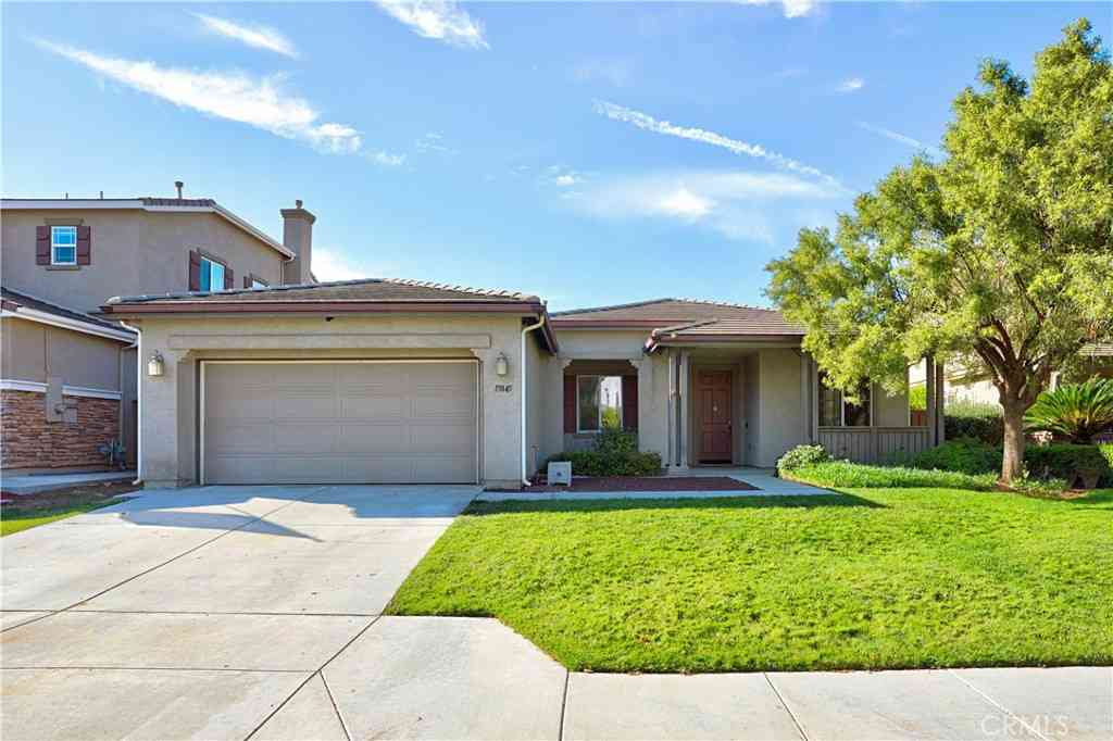 Homes For Sale - 19845 Silverwood Drive<br/> Lake Elsinore, CA 92530
