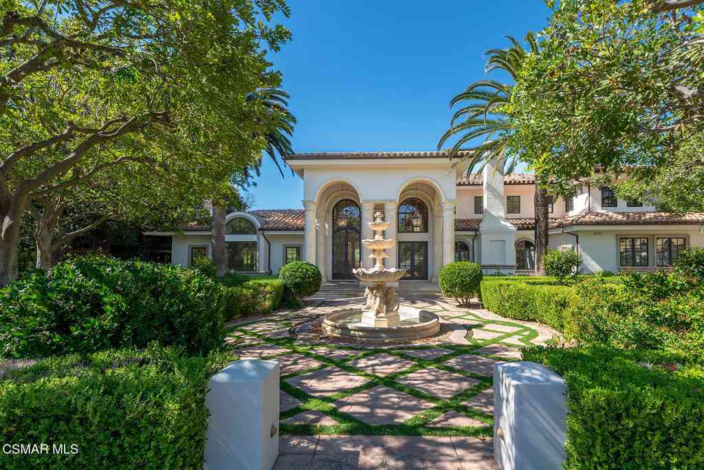 Homes For Sale - 1101 Oak Mirage Place<br/> Ventura County, Westlake Village, CA 91362