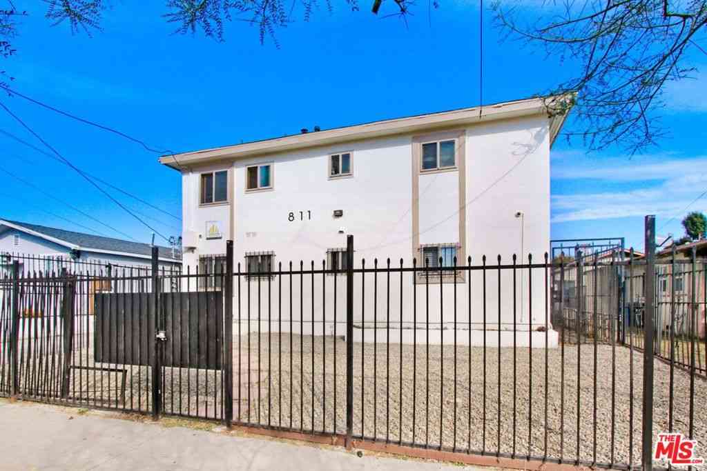 Homes For Sale - 811 W 97th Street<br/> Los Angeles, CA 90044
