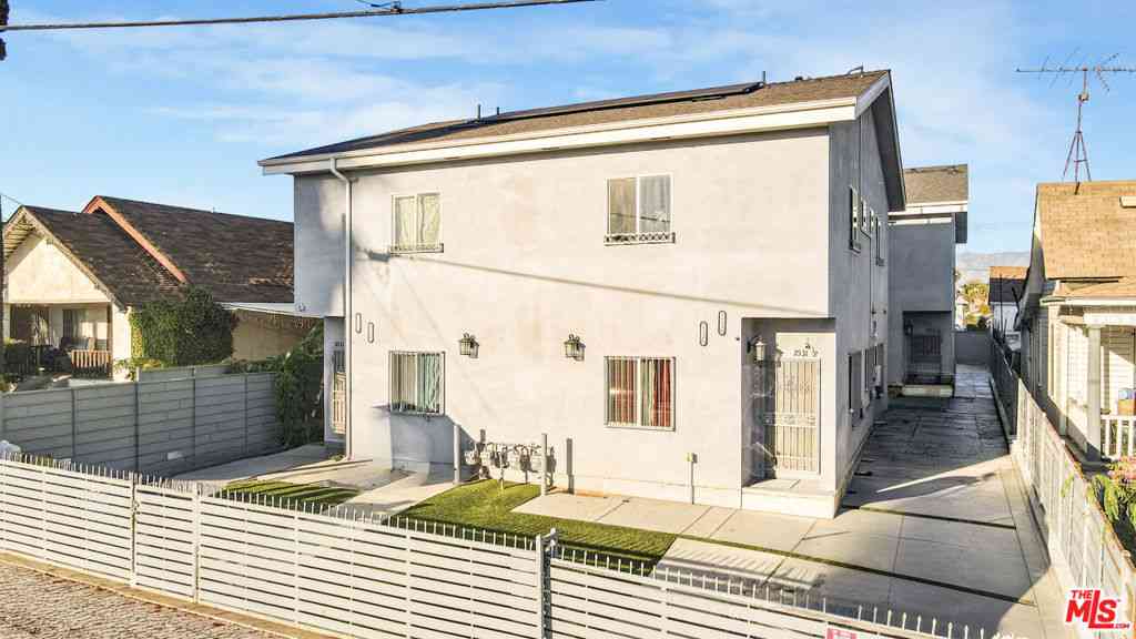 Homes For Sale - 2531 Folsom Street<br/> Los Angeles, CA 90033