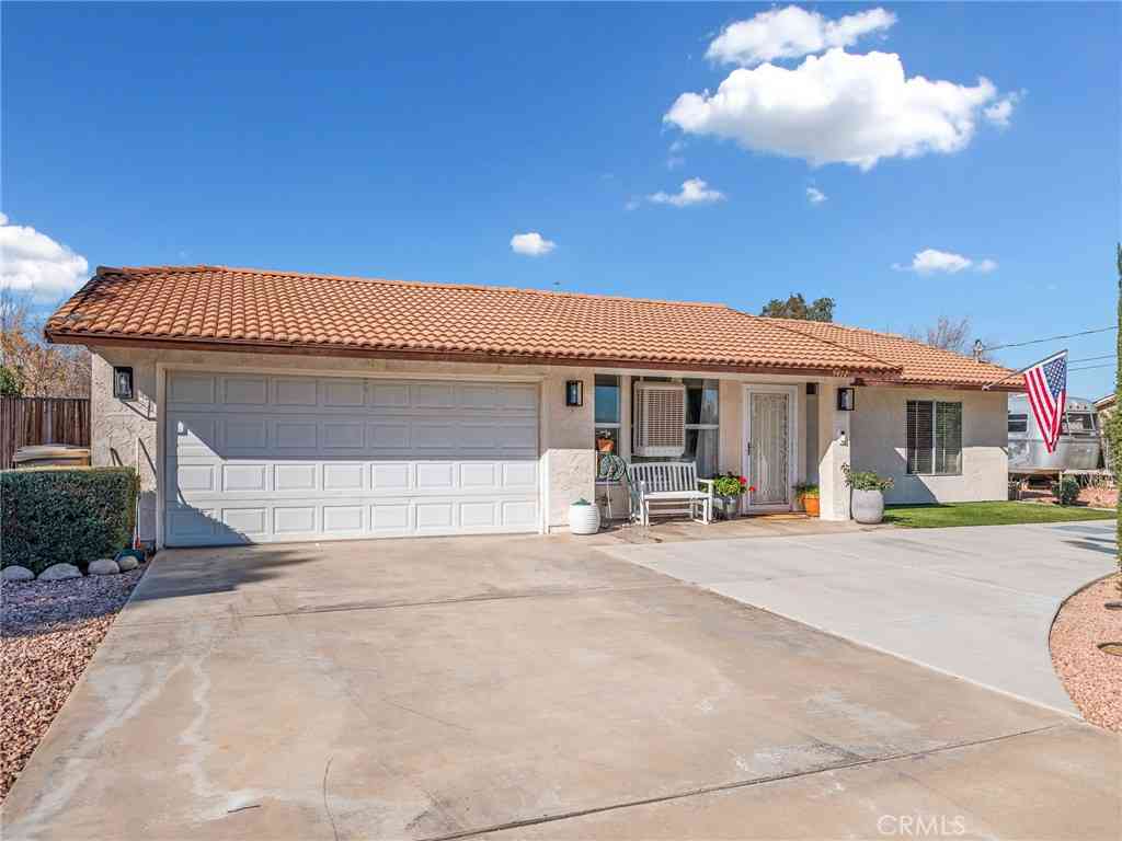 Homes For Sale - 9472 Guava Avenue<br/> Hesperia, CA 92345