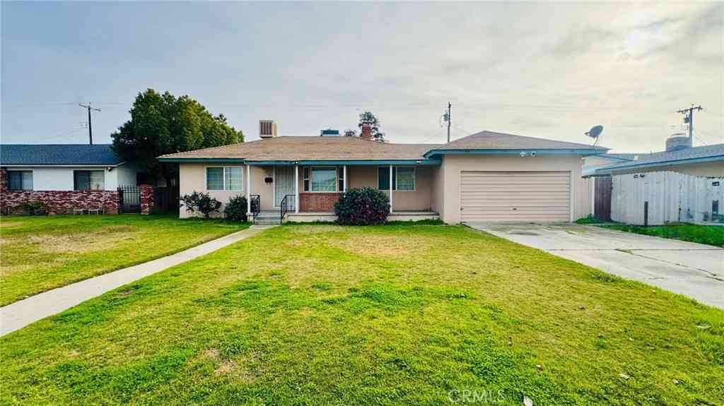 Homes For Sale - 3160 Terrel Court<br/> Bakersfield, CA 93304