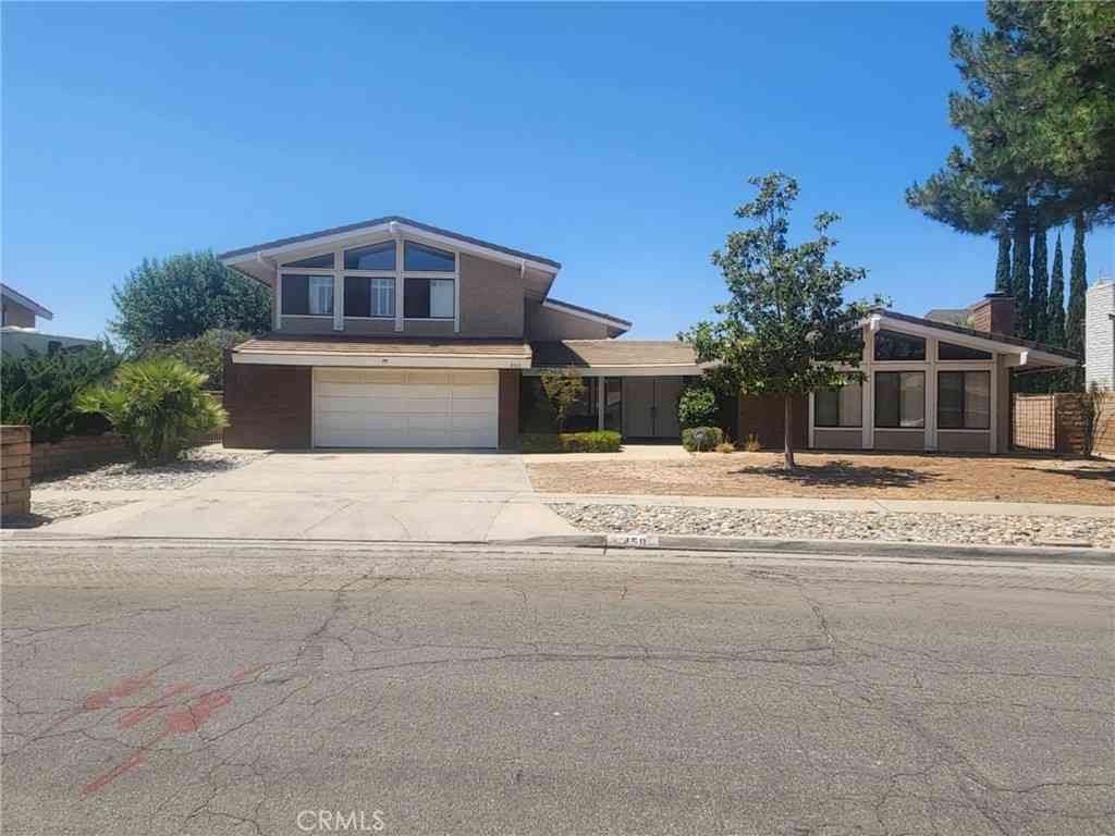 Homes For Sale - 450 Fairway Drive<br/> Palmdale, CA 93551