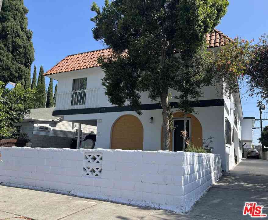 Homes For Sale - 5732 Lexington Avenue<br/> Los Angeles, CA 90038