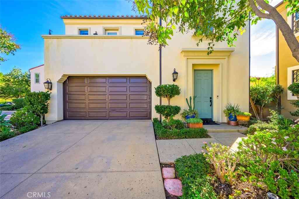 Homes For Sale - 126 Brambles<br/> Irvine, CA 92618