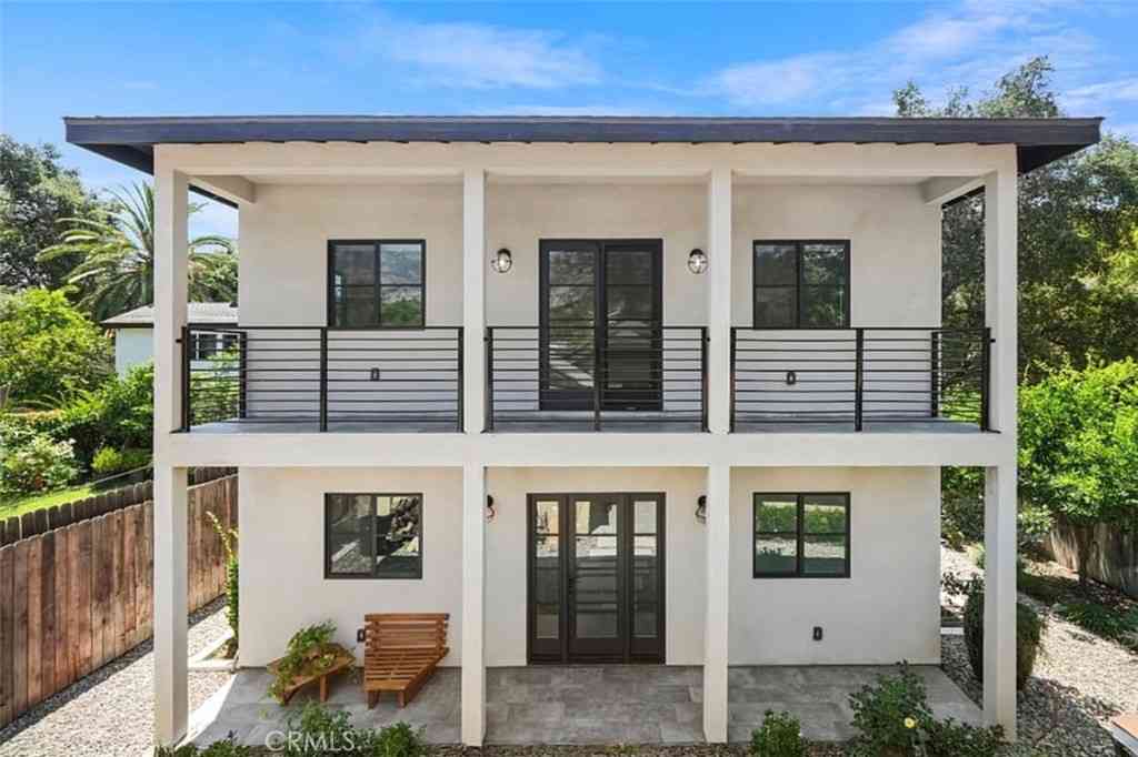 Homes For Rent - 720 W Altadena #1/2<br/> Altadena, CA 91001
