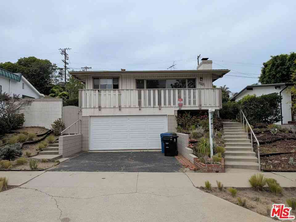 Homes For Sale - 8217 Billowvista Drive<br/> Playa Del Rey, CA 90293
