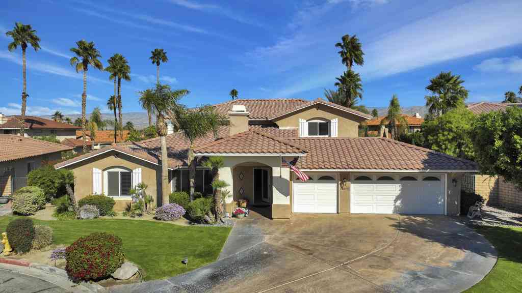 Homes For Sale - 78870 Meridian Way<br/> La Quinta, CA 92253
